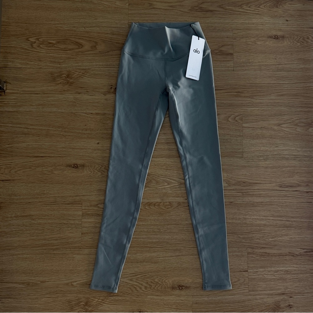 Alo Yoga  High-Waist Airbrush Legging in Lunar Grey size XS- NWT